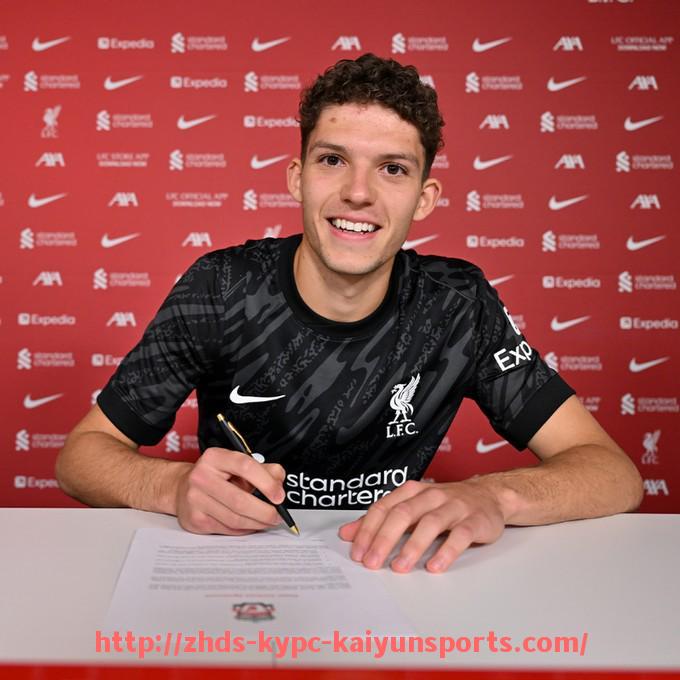 ky开云体育-世俱杯换人规则最新版本解读及其对比赛节奏的影响分析